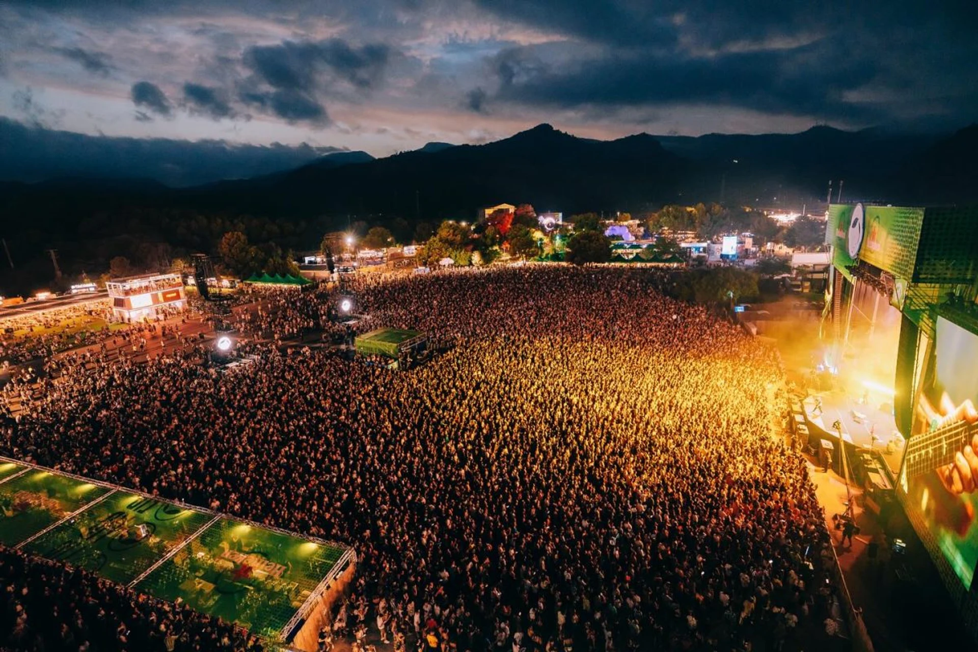 Concierto multitudinario al aire libre